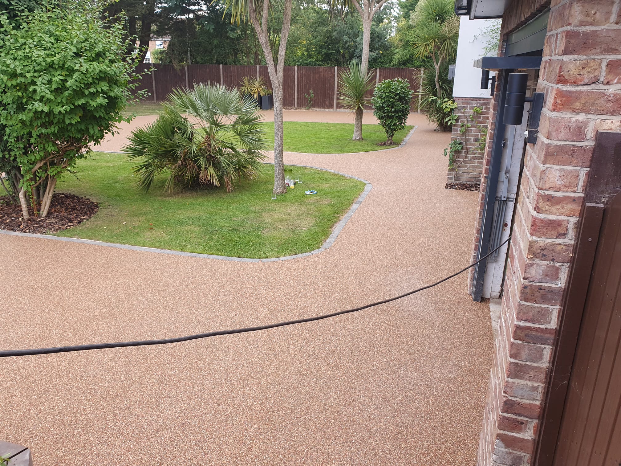 Grand Mediterranean Estate Driveway - Driveways / Resin Bound - Gallery 1